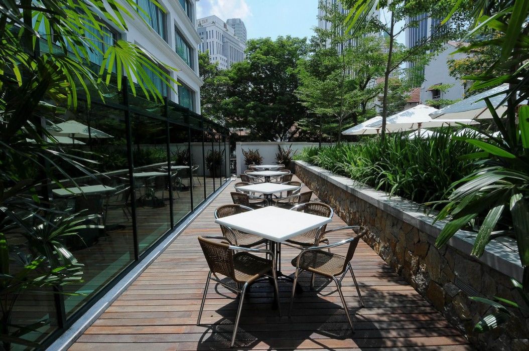 קואלה לומפור Micasa All Suites Hotel מראה חיצוני תמונה The outdoor seating area at the 10th floor of the library